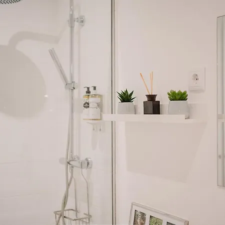 Nature Cosy Private House,w/ac Downtown Near Metro