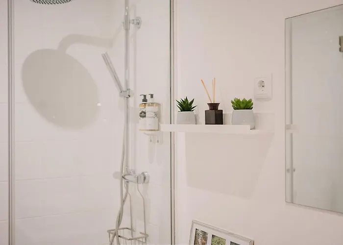 Nature Cosy Private House,w/ac Downtown Near Metro